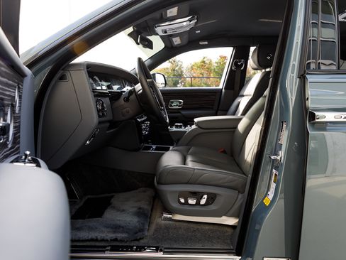 Certified 2023 Rolls-Royce Phantom Sedan w/ The Phantom Package image 27