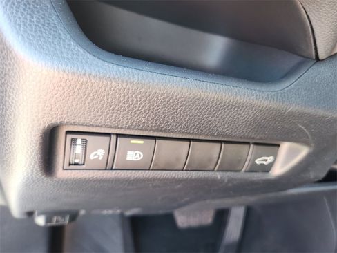 Used 2022 Toyota RAV4 XLE image 13