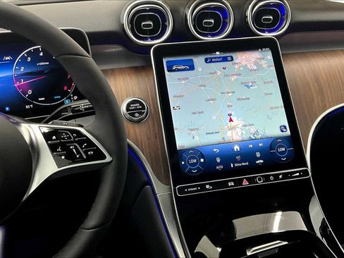 New 2025 Mercedes-Benz GLC 300 image 6