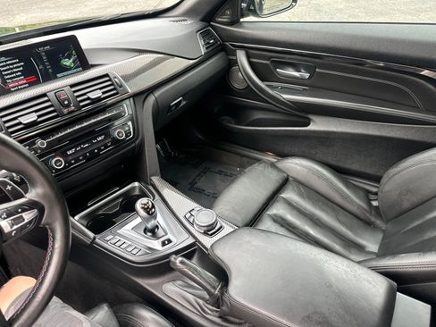 Used 2016 BMW M4 Convertible RWD image 33
