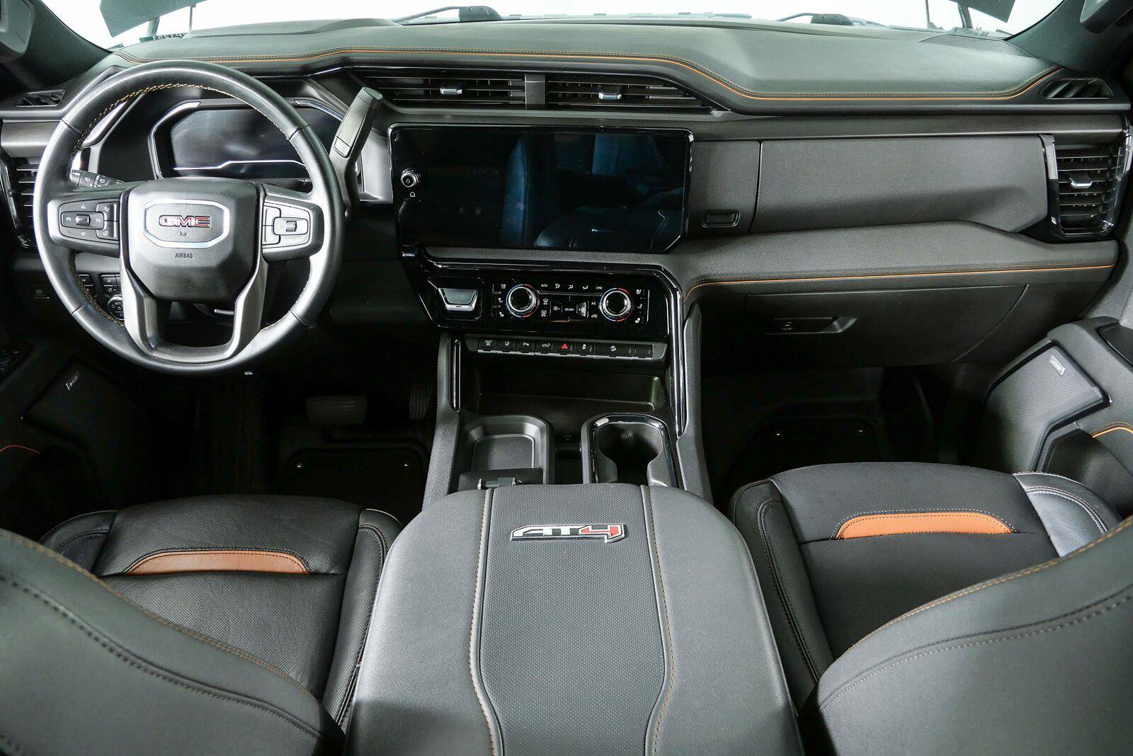 Used 2024 GMC Sierra 2500 AT4 w/ AT4 Preferred Package AWD/4WD image 16