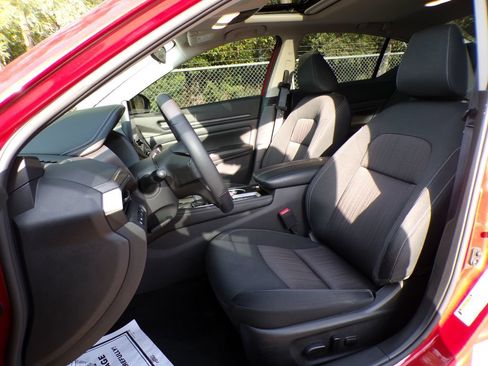 Used 2024 Nissan Altima 2.5 SV w/ SV Premium Package FWD image 12