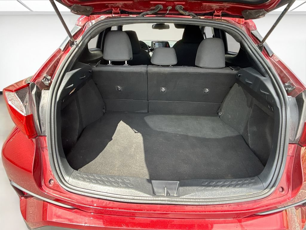 Used 2018 Toyota C-HR XLE FWD image 24