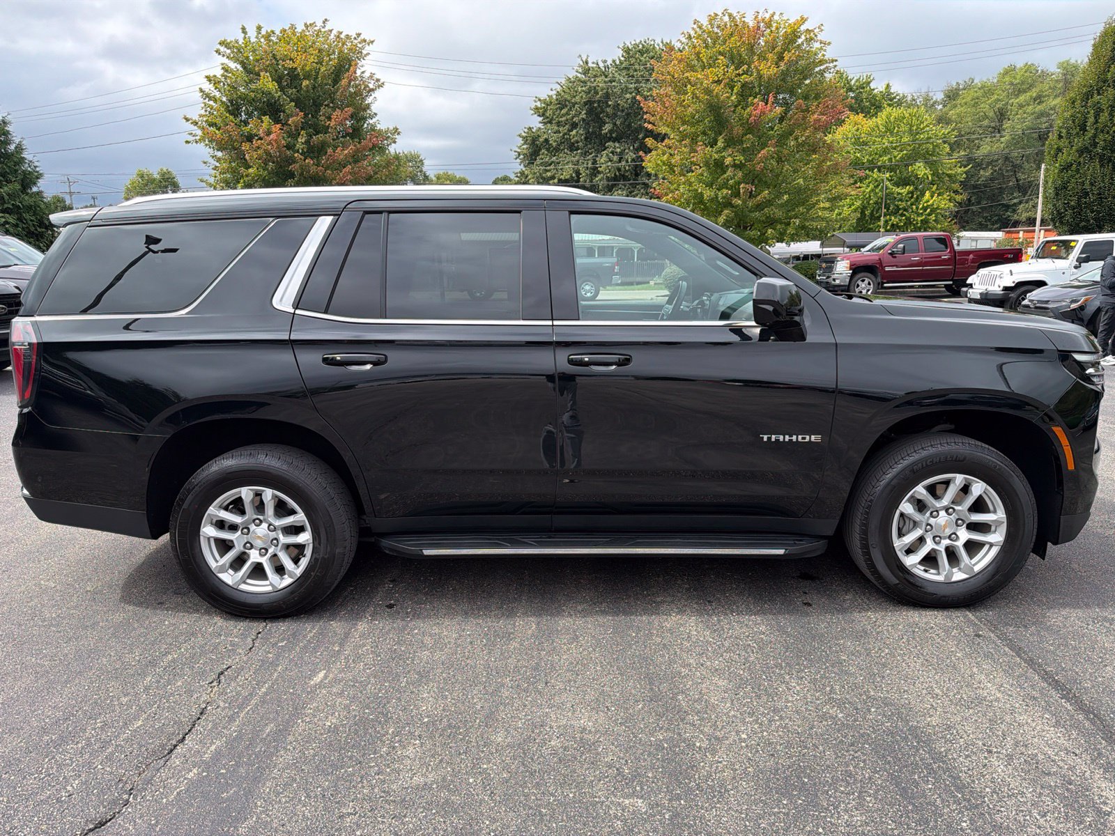 Used 2025 Chevrolet Tahoe LT AWD/4WD image 6