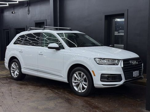 Used 2018 Audi Q7 3.0T Premium Plus w/ Premium Plus Package image 11