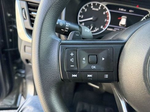 Used 2023 Nissan Rogue S image 21