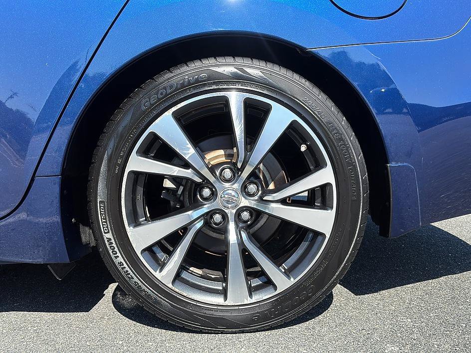 Used 2018 Nissan Maxima Platinum FWD image 10