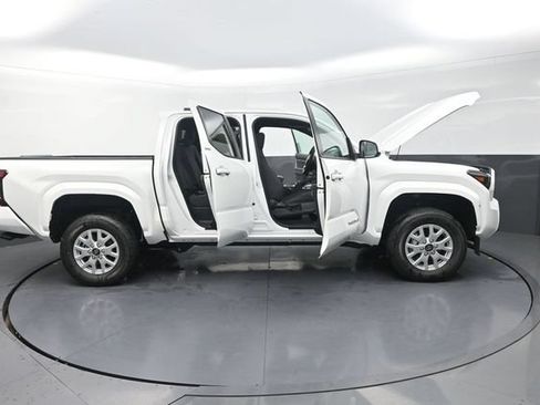 Used 2026 Toyota Tacoma SR5 AWD/4WD image 45