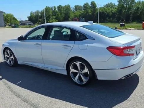 Used 2018 Honda Accord Touring image 5
