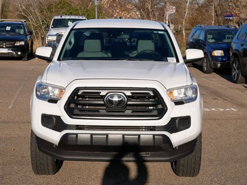 Used 2019 Toyota Tacoma SR image 15