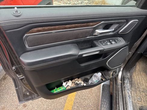 Used 2019 RAM 1500 Laramie image 12