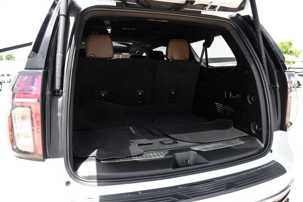 Used 2021 Chevrolet Suburban High Country RWD image 61