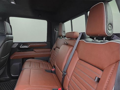 Used 2024 GMC Sierra 2500 Denali Ultimate w/ Max Trailering Package image 10