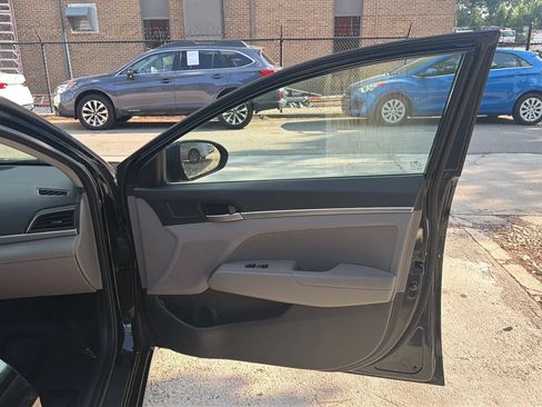 Used 2019 Hyundai Elantra Value Edition FWD image 22