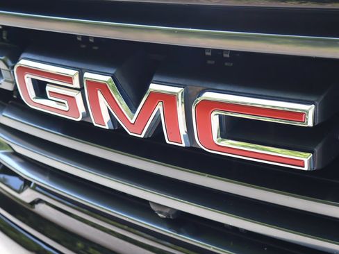 Certified 2022 GMC Sierra 1500 AT4 w/ AT4 Premium Package AWD/4WD image 57
