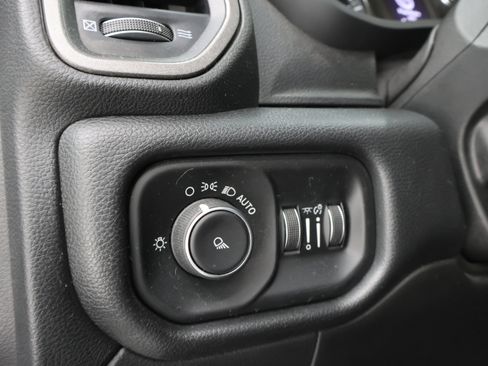 Used 2019 RAM 3500 Tradesman w/ Chrome Appearance Group AWD/4WD image 35