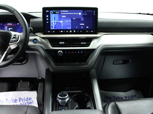 Used 2025 Ford Explorer Active w/ Active Comfort Package AWD/4WD image 19