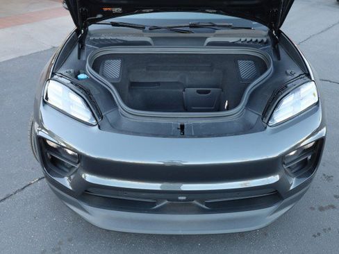 Used 2025 Porsche Macan 4 Electric AWD/4WD image 53