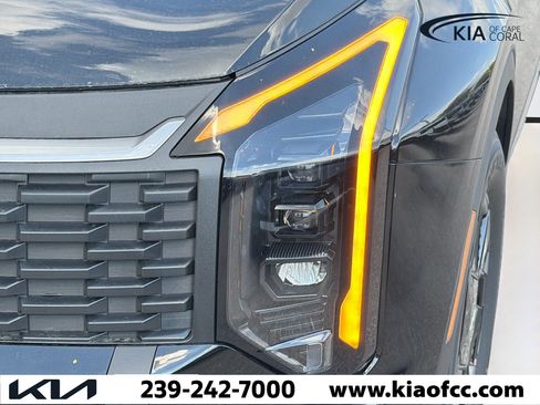 New 2026 Kia Sportage LX FWD image 8