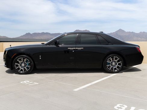 Used 2023 Rolls-Royce Ghost Black Badge w/ Black Badge Ghost Package AWD/4WD image 5