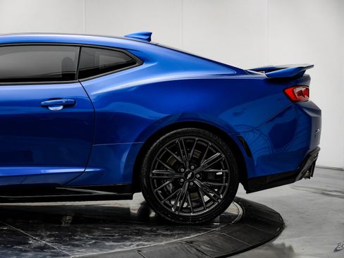 Used 2018 Chevrolet Camaro ZL1 image 7