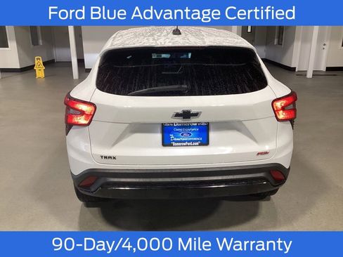 Used 2024 Chevrolet Trax RS image 5