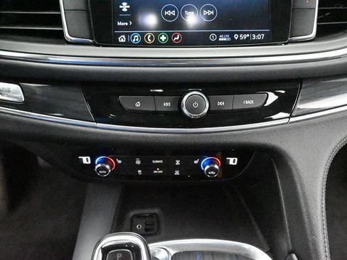 Used 2020 Buick Enclave Essence FWD image 13