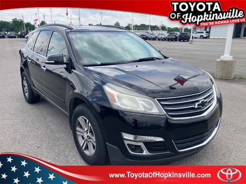 Used 2017 Chevrolet Traverse LT FWD image 1