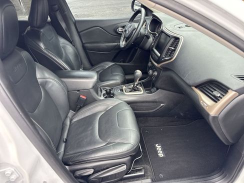 Used 2015 Jeep Cherokee Limited FWD image 31