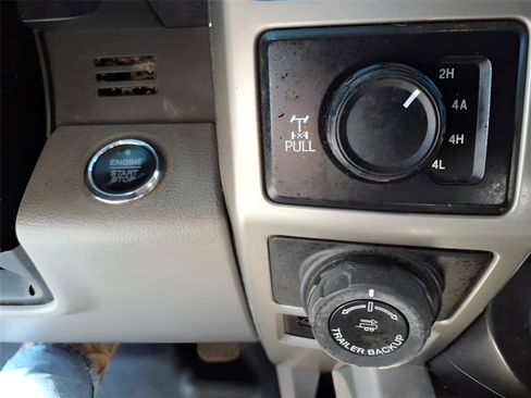 Used 2018 Ford F150 Lariat w/ Equipment Group 502A Luxury image 29