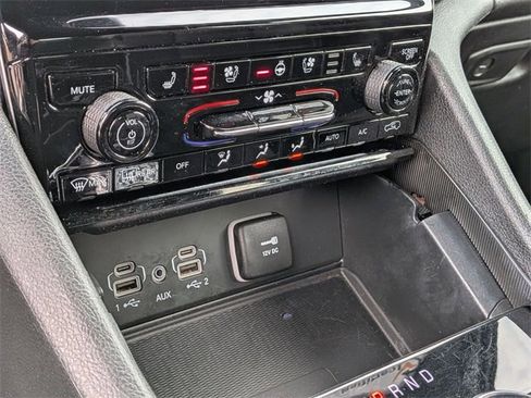 Used 2024 Jeep Grand Cherokee L Limited w/ Luxury Tech Group II image 22