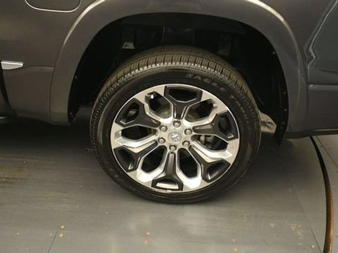 Used 2022 RAM 1500 Limited w/ Body Color Bumper Group AWD/4WD image 9