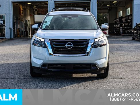 Certified 2025 Nissan Pathfinder SV image 11