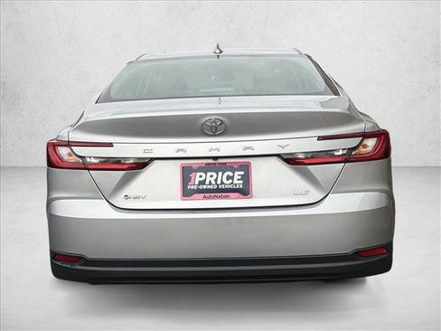 Used 2025 Toyota Camry LE image 6