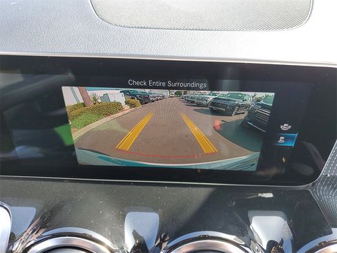 Used 2021 Mercedes-Benz GLB 250 4MATIC image 30