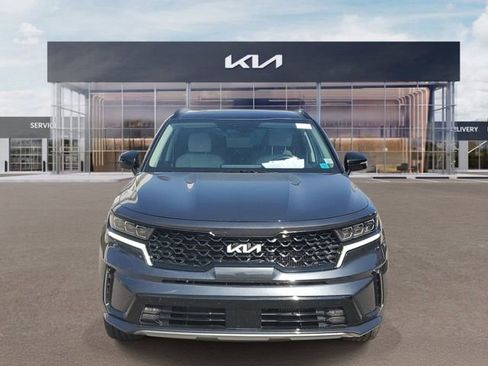 Certified 2023 Kia Sorento SX image 2