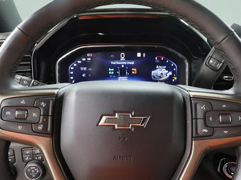 Used 2024 Chevrolet Silverado 2500 High Country w/ High Country Premium Package image 11