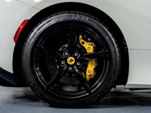 Used 2022 Ferrari F8 Tributo image 6