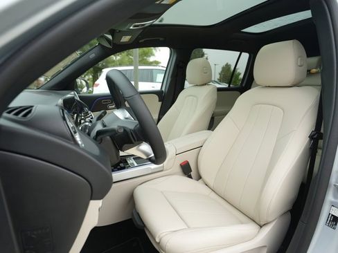 Used 2026 Mercedes-Benz GLB 250 4MATIC image 34