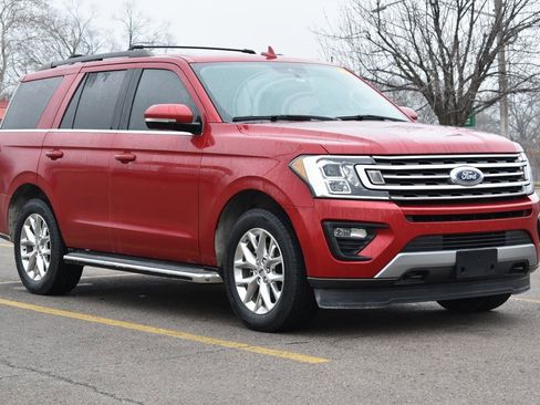 Used 2020 Ford Expedition XLT w/ Equipment Group 202A image 3