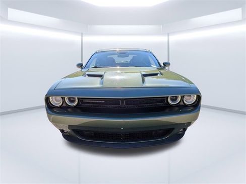 Used 2018 Dodge Challenger SXT Plus image 9