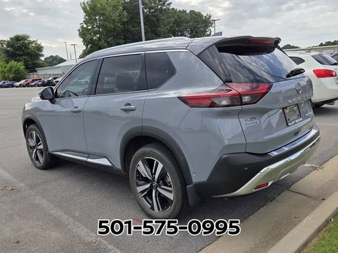 Used 2023 Nissan Rogue Platinum FWD image 3