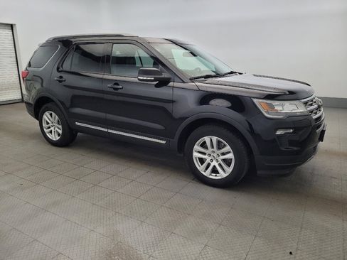 Used 2018 Ford Explorer XLT w/ Equipment Group 202A image 11