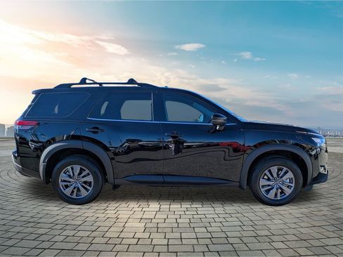 New 2025 Nissan Pathfinder SV w/ Black Appearance Package image 3