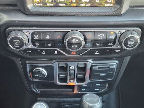 Used 2023 Jeep Wrangler Sahara w/ Cold Weather Group image 16