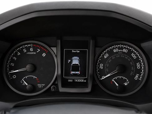 Used 2017 Toyota Tacoma TRD Pro AWD/4WD image 9