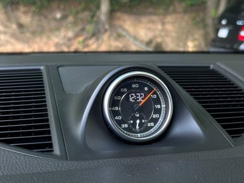 Used 2018 Porsche Macan Sport Edition w/ Driver Memory Package image 23