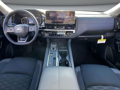 New 2026 Nissan Pathfinder SV image 5