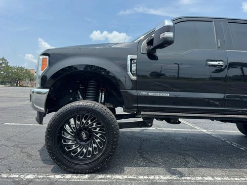 Used 2017 Ford F250 King Ranch w/ King Ranch Ultimate Package AWD/4WD image 12