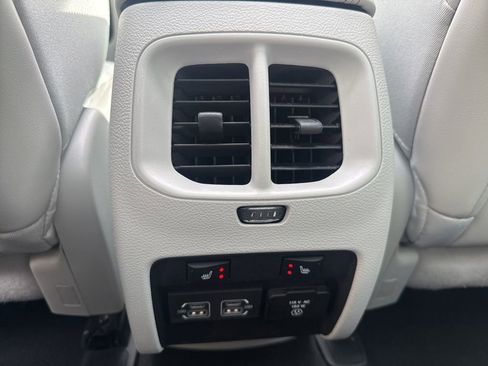 Used 2021 Jeep Cherokee Limited w/ Elite Package AWD/4WD image 29
